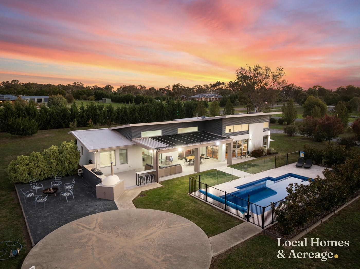 Walk In Robe Bench Sold 1 Horton Close, Murrumbateman, NSW 2582 | listd.com.au